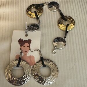 Chic Two-Tone Hammered Circle Earrings